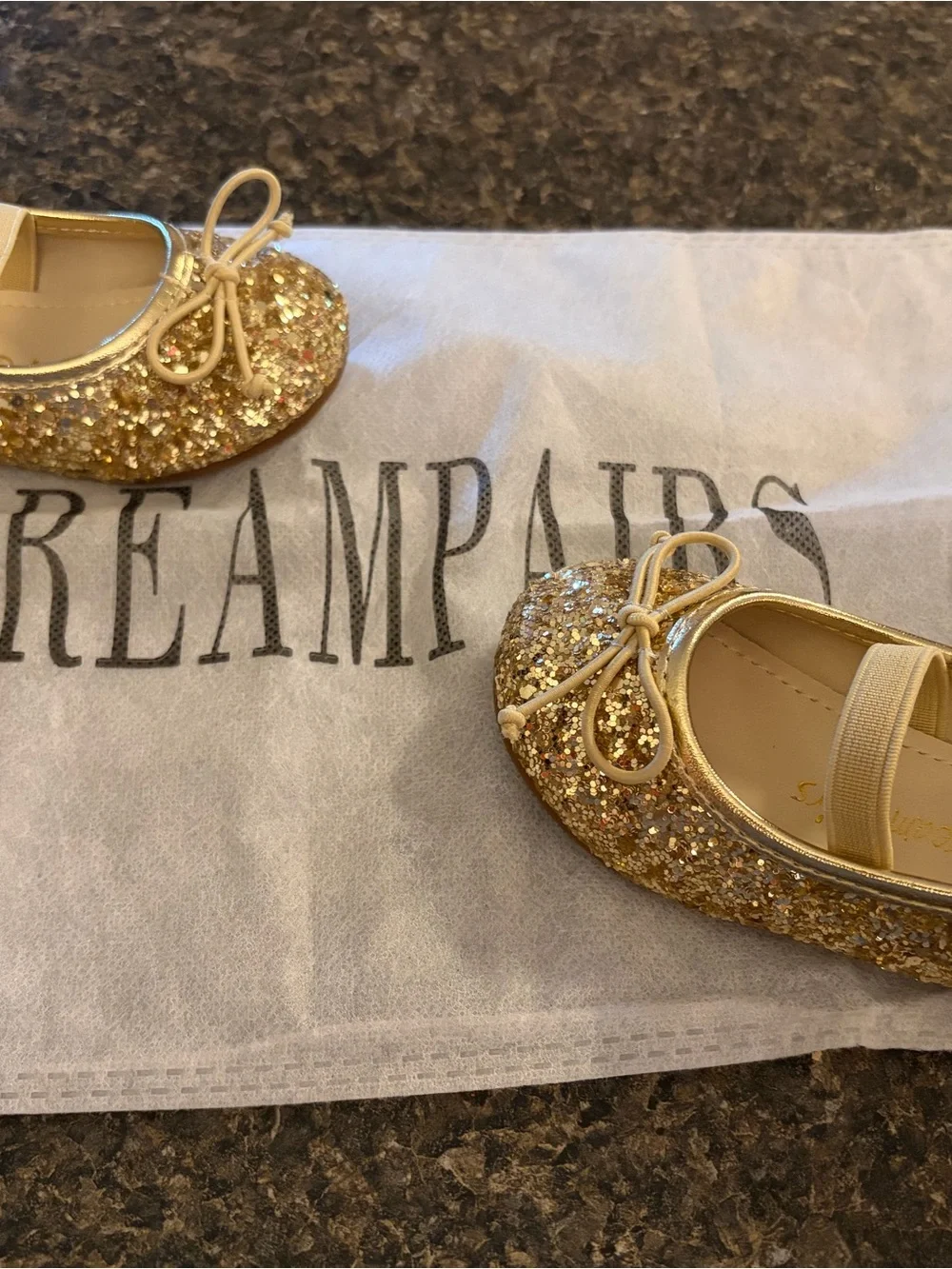Dream Pairs Girls Size 4 Gold Glitter Dress Shoes / Ballet Flats – New in Box ✨